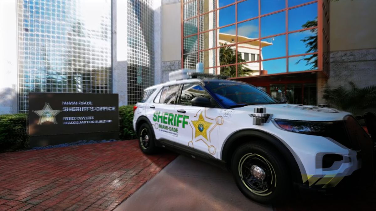 Video: Policejní auto jako RoboCop, umí i vypouštět drony